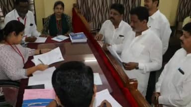 नरसिंहपुर: 3 विधानसभा के कांग्रेस प्रत्याशियों ने कलेक्ट्रेट कार्यालय पहुँचकर जमा किया नाम निर्देशन पत्र