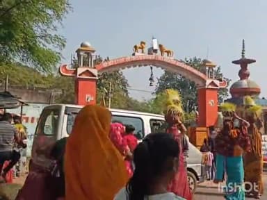 बल्देवगढ़: मां विंध्यवासिनी मंदिर में नवदुर्गा समापन पर जवारे विसर्जन के लिए उमड़ी भक्तों की भीड़