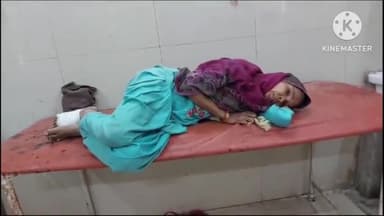 फिरोज़ाबाद: बोधाश्रम ओवर ब्रिज पर टैंपो असंतुलित होकर पलटा, 3 लोग हुए घायल