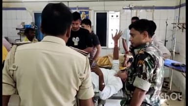 आरा: सदर अस्पताल रोड में दो बाइकों की भिड़ंत में बाइक सवार दो लोग जख्मी, सदर अस्पताल में भर्ती