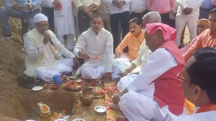 #ट्रामा #सेन्टर के #भूमि #पूजन में रहा।
#ModiHaiToMumkinHai 
#फिरएकबारभाजपासरकार 
#फिरएकबारमोदीसरकार