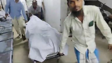 अररिया: कुसियारगाँव  बालू चौक कर समीप अनियंत्रित ट्रक ने बाइक में मारी टक्कर,हादसे में दो लोगों की मौत दो गंभीर रूप से घायल