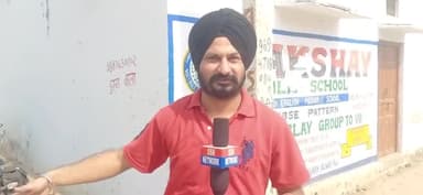 जिलसा से लौट रहे मुस्लिम समुदाय के लोगों को रास्ता बताने के लिए सिख समुदाय के लोग मदद के लिए आये सामने