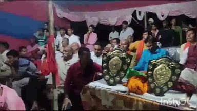 खोदावंदपुर: वृंदावन में जारी दंगल प्रतियोगिता का हुआ समापन,राज्यसभा सांसद प्रो राकेश सिन्हा ने पुरस्कार वितरण समारोह में लिया हिस्सा