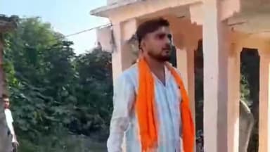 करछना: ठड़विलार गांव में बात- विवाद के दौरान ईंट पत्थर लेकर दो पक्ष हुए आमने-सामने वीडियो सोशल मीडिया पर हो रहा वायरल