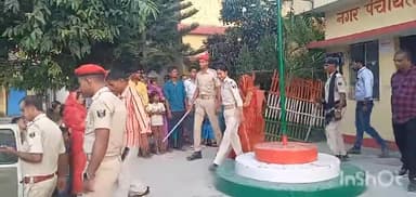 कृत्यानंद नगर: चम्पानगर मे मेला देखने आये हुए एक महिला का गले से मंगल सूत्र छिन कर भाग रहे महिला चोर को पकर कर किया पुलिस के हवाले