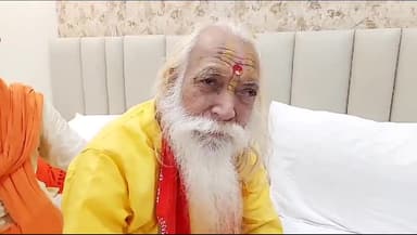 इटावा: सदर इलाके में अयोध्या राममंदिर के महंत आचार्य सत्येंद्र दास ने स्वामी प्रसाद मौर्य के बयान का पलटवार किया,