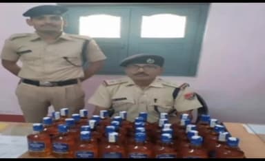 धनबाद/केंदुआडीह: धनबाद रेलवे डिवीजन क्षेत्र के' हजारीबाग रोड रेलवे 'स्टेशन परिसर से रेल पुलिस ने अवैध शराब को किया जप्त