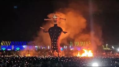 डेहरी: डालमियानगर के झंडा चौक मैदान में रावण व मेघनाथ समेत कुम्भकर्ण का पुतला रिमोट से किया दहन, देखने के लिए उमड़ी भारी भीड़