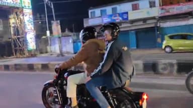 कांके: रांची के विभिन्न इलाकों में लगातार दूसरे दिन देर रात डीसी और एसएसपी ने बाइक से की पेट्रोलिंग