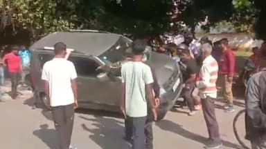 कांके: मोरहाबादी मैदान में तेज रफ्तार कार की टक्कर से एक महिला हुई गंभीर घायल, आरोपी चालक को लोगों ने पीटा