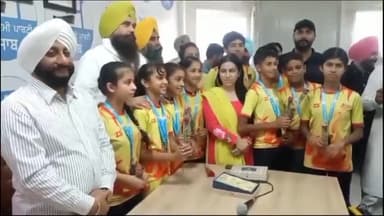 ਐਸਏਐਸ ਨਗਰ ਮੁਹਾਲੀ: ਖੇਡਾਂ ਵਟਣ ਪੰਜਾਬ ਦੀਆਂ ਚ ਮੋਹਾਲੀ ਦੇ ਬੱਚਿਆਂ ਨੇ ਰੋਲਰ ਸਕੈਟਸ ਚ ਸੰਗਰੂਰ ਚ ਜਿੱਤੇ ਮੈਡਲ,ਸੈਕਟਰ 79 ਚ ਵਿਧਾਇਕ ਕੁਲਵੰਤ ਸਿੰਘ ਨੇ ਦਿਤੀ ਵਧਾਈ