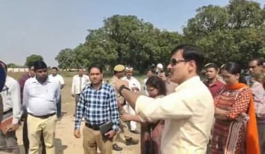 हरदोई: शाहबाद में नाला गंदा देख भड़के डीएम ने कहा- चेयरमैन और ईओ को नाले में डूबो दो और मुकदमा दर्ज कराओ