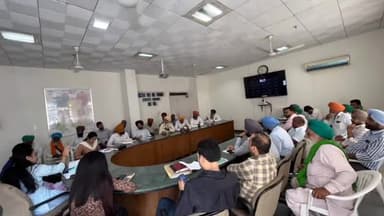 ਪਟਿਆਲਾ: ਪਰਾਲੀ ਨੂੰ ਅੱਗ ਲਾਉਣ ਤੋਂ ਰੋਕਣ ਲਈ ਡਿਪਟੀ ਕਮਿਸ਼ਨਰ ਵੱਲੋਂ ਕਿਸਾਨ ਜੱਥੇਬੰਦੀਆਂ ਨਾਲ ਹੰਗਾਮੀ ਬੈਠਕ