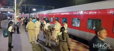 दुर्ग: आबकारी विभाग दुर्ग द्वारा रेलवे स्टेशन, बस स्टैण्ड तथा मुख्य मार्गों में किया जा रहा जाँच!