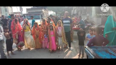 कस्बा घिरोर के मोहल्ला गुढी से माता रानी की बड़े ही धूमधाम से निकल गई विसर्जन यात्रा