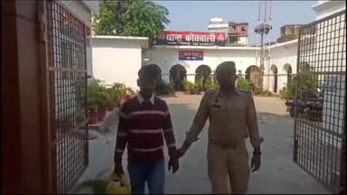 गोरखपुर: चोरी की एक मोटरसाइकिल के साथ एक अभियुक्त को कोतवाली पुलिस ने गंगेज चौराहे के पास से किया गिरफ्तार