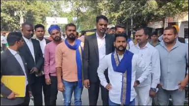 बरेली: भीम आर्मी ने की वाल्मीकि जयंती पर सार्वजनिक अवकाश घोषित करने की मांग, CM योगी के नाम संबोधित ज्ञापन SDM को सौंपा