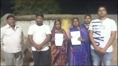 झांसी: झांसी में हुए गोली कांड को लेकर दूसरे पक्ष ने जिलाधिकारी को ज्ञापन देकर की निष्पक्ष जांच की मांग