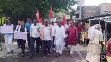 उजियारपुर: उजियारपुर में खेतिहर मजदूर अंचल कमेटी ने निकाला प्रतिरोध मार्च