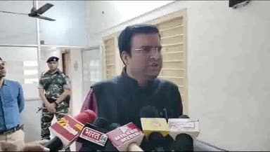 धनबाद/केंदुआडीह: 27 अक्टूबर 2023 को होगा मतदाता सूची का प्रारूप प्रकाशन, 5 जनवरी 2024 को होगा अंतिम प्रकाशन : वरुण रंजन, उपायुक्त