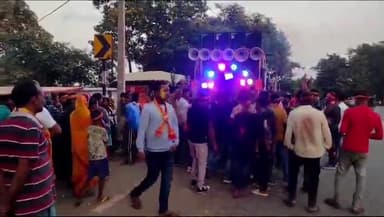 कामडारा: कामडारा प्रखंड में देर शाम निकली शोभायात्रा के साथ बड़ा तालाब में मूर्ति का हुआ विसर्जन