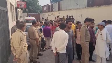 फिरोज़ाबाद: रवि यूनिटी हॉस्पिटल में डेढ़ साल की बालिका की इलाज के दौरान हुई मौत, परिजनों ने लापरवाही का आरोप लगाकर किया जमकर हंगामा