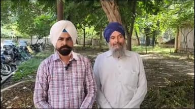 ਨਾਭਾ: ਪਿੰਡ ਮੰਡੌਰ ਦੇ ਕਿਸਾਨ ਨੂੰ ਬੇਲਰਾਂ ਮਿਲਣ ਤੇ ਹੁਣ ਪਰਾਲੀ ਨੂੰ ਅੱਗ ਨਾ ਲਗਾਉਣ ਬਾਰੇ ਗੱਲ ਕਰਦੇ ਹੋਏ