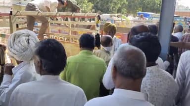 सुसनेर: 4 दिनों के अवकाश के बाद कृषि उपज मंडी में ₹5012 प्रति क्विंटल के भाव से बीकि सोयाबीन की फसल, 3500 बोरी की हुई आवक