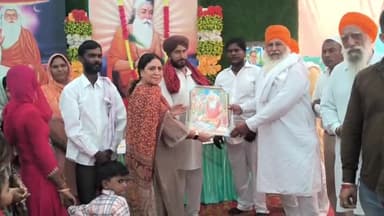 करनाल: विजयनगर में भगवान वाल्मीकि प्रकट दिवस पर आयोजित कार्यक्रम में पहुंची पूर्व विधायक सुमिता सिंह