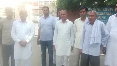 सिरसा: गांव घोडांवाली के ग्रामीण पहुंचे बरनाला रोड लघु सचिवालय, मांगों को लेकर डीडीपीओ को सौंपा ज्ञापन