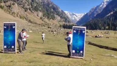 देवाल: चमोली जिले के देवाल ब्लॉक के वाण गांव की भागीरथी ने कश्मीर मे आयोजितप्रतियोगिता मे प्रथम स्थान हासिलकर बढ़ायाजिले का मान