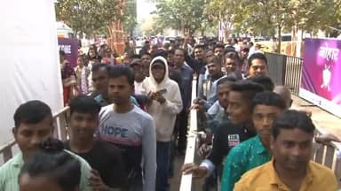 कांके: रांची के मोरहाबादी स्थित एस्ट्रोटर्फ स्टेडियम में वीमेंस एशियन चैंपियंस ट्रॉफी देखने के लिए उमड़ी दर्शकों की भीड़