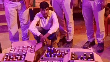 चितरंगी: जायसवाल ढाबा गजरा बहरा से FST (Flying squad team) एवं सरई पुलिस की संयुक्त कार्रवाई, 70 लीटर अवैध शराब के साथ एक आरोपी गिरफ्तार