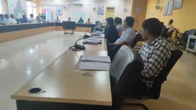 झालरापाटन: विधानसभा चुनाव की तैयारियों एवं कानून व्यवस्था के संबंध में संभागीय आयुक्त की अध्यक्षता में मिनी सचिवालय में बैठक हुई