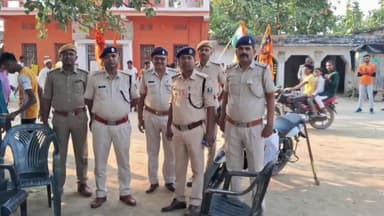 कटेया: कटेया प्रखंड में आयोजित महावीरी अखाड़ा को लेकर अलर्ट रही पुलिस, थाना प्रभारी सहित कई जवान रहे मौजूद ।