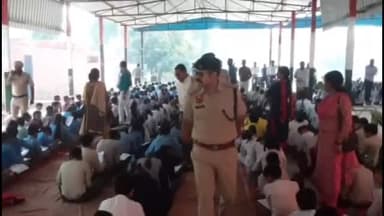 सिरसा: अनाज मंडी रोड स्थित मॉडल संस्कृति सीनियर सेकेंडरी स्कूल में चल रही यातायात नियमों की परीक्षा का पुलिस अधीक्षक ने किया नि