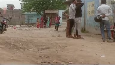 परिहार: कन्हवा चांदनी चौक के समीप चोरी की बाइक एवं कपड़े की गठरी के साथ दो नेपाली गिरफ्तार