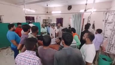 गोपालगंज: मानिकपुर गांव में बाइक की चपेट में आने से सड़क पार करते समय अधेड़ हुआ घायल, हादसे में बाइक सवार को भी आई चोट