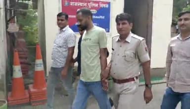 गिर्वा: सवीना पुलिस ने थाना क्षेत्र से एक बदमाश को धारधार हथियार के साथ किया गिरफ्तार, आर्म्स एक्ट के तहत मामला हुआ दर्ज