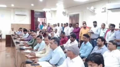 देेेवरिया: कलेक्ट्रेट सभागार में डीएम  की अध्यक्षता में धान क्रय को लेकर सम्पन्न हुई कार्यशाला