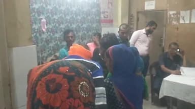 इकौना: परसरामपुर के पास दो बाइकों में हुई आमने-सामने की टक्कर में दो लोग घायल, एक को जिला अस्पताल के लिए किया गया रेफर