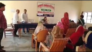 केराकत: तहसील सभागार परिसर में उपजिलाधिकारी ने सभी ब्लॉकों के बीएलओ व सुपरवाइज़र के साथ की बैठक, दिए आवश्यक निर्देश