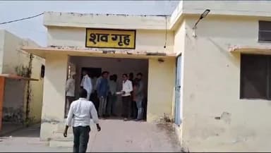 बुलंदशहर: सिकंदराबाद स्थित जामा मस्जिद के सामने पिकअप गाड़ी ने बाइक सवार दंपति को मारी टक्कर, पत्नी की हुई मौत व पति हुआ घायल