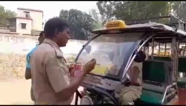 मुरादाबाद: पुलिस लाइन में एसपी ट्रैफिक के आदेश पर मिनी मेट्रो को 8जोन में बांटने के बाद नंबर डालने की प्रक्रिया हुई आज शुरू