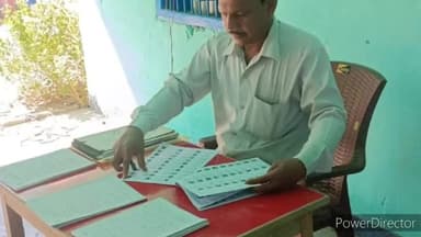 कोईलवर: निर्वाचन आयोग नई दिल्ली वं  पटना के निर्देश पर निर्वाचक सूची का पुनरीक्षण कोईलवर प्रखंड के विभिन्न मतदान केंदो पर हुआ।