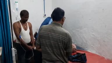 सासाराम: अमरी गांव में छत पर से गिरकर घायल हुए एक व्यक्ति, इलाज के लिए सदस्य अस्पताल में कराया गया भर्ती।