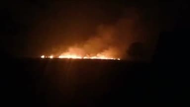 उकलाना: उकलाना-किनाला रोड पर तीन एकड़ धान के भूसे में लगाई गई आग, सरकार के आदेशों का नहीं किया जा रहा पालन