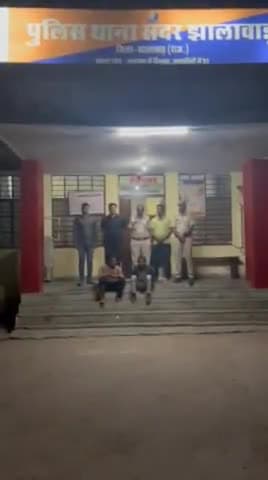 झालरापाटन: झालावाड़ सदर थाना पुलिस ने किशनपुरियां गांव के जंगलों से दो वांटेड इनामी अपराधियों को गिरफ्तार किया