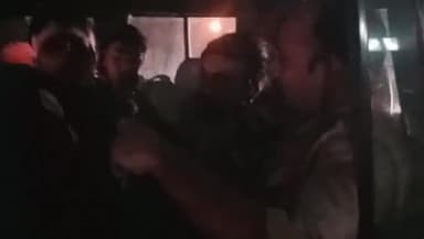 प्रयागराज: तेलियरगंज में मारपीट का मुकदमा दर्ज होने के बाद दबंगों ने युवक को पीटा, लोगों ने एक आरोपी को पकड़कर पुलिस के हवाले किया